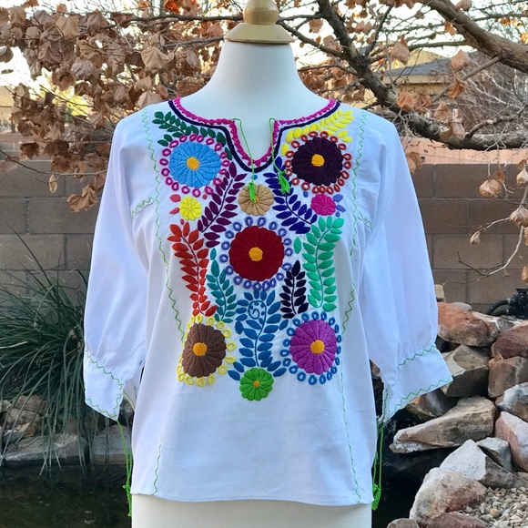 Mexican Hand Embroidered Blouse Bohemian style - Picture 2 of 5